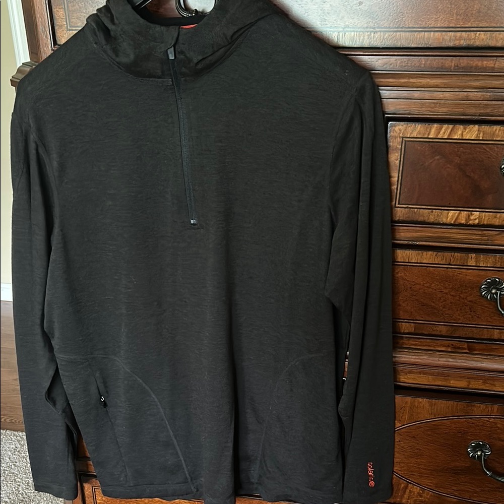 Solaris Black Hooded Pullover